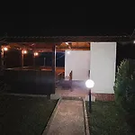 наш'та къща Case de vacanță *