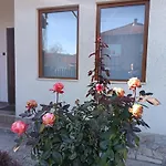 наш'та къща Case de vacanță *