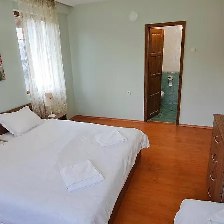 наш'та къща Casa de Férias