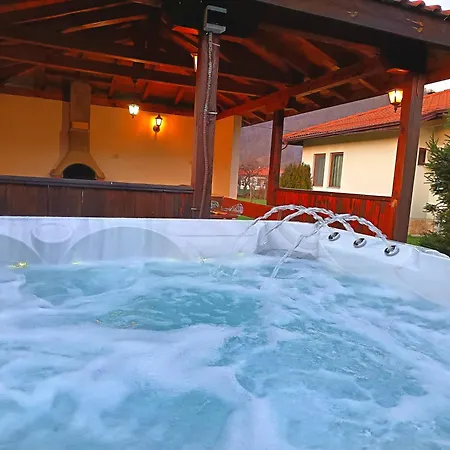 Vakantiehuis наш'та къща Apriltsi (Lovech)