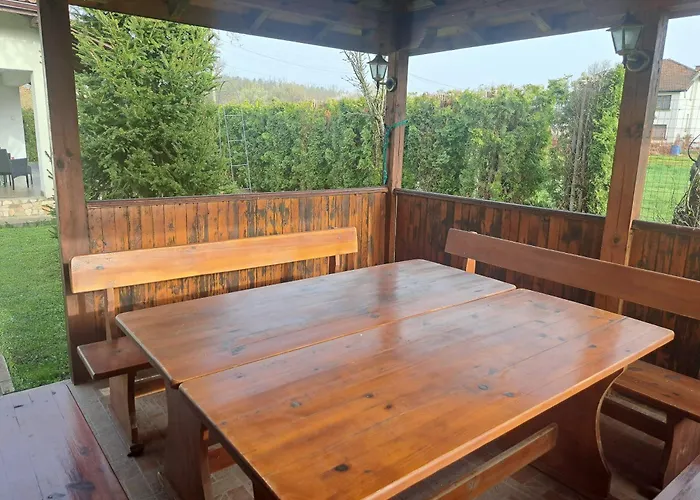 別荘 наш'та къща *