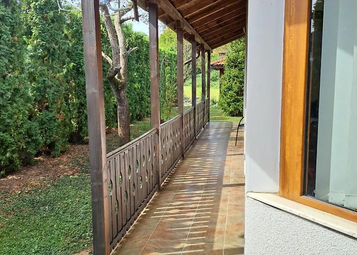 別荘 наш'та къща アプリルツィ