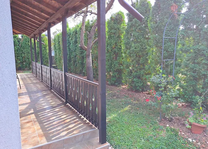 наш'та къща *