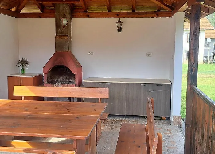 別荘 наш'та къща