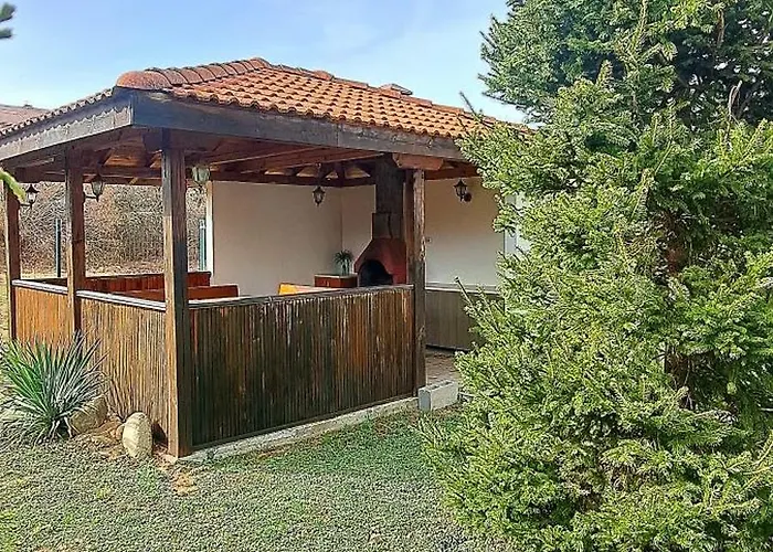 наш'та къща アプリルツィ