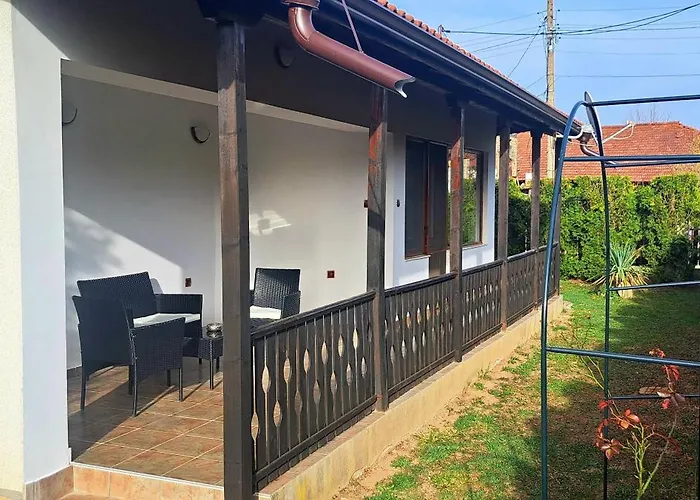 наш'та къща *